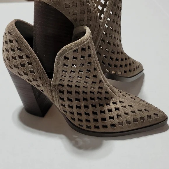 VINCE CAMUTO Brown Suede Ankle Boots Womens High Heel Booties Size 8M - Picture 6 of 16